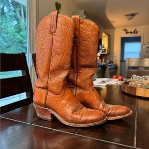 Dan Post Women’s Boots
Size 5 1/2 A